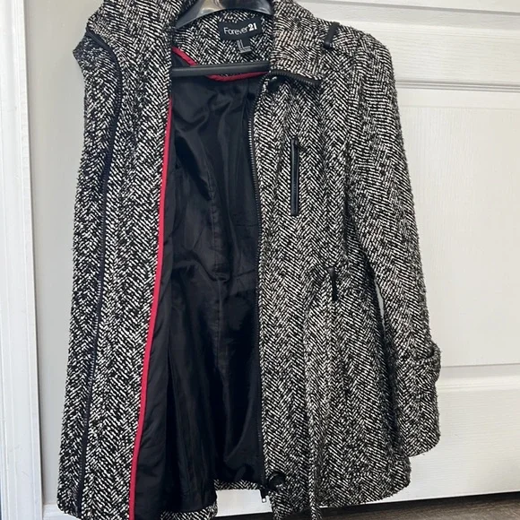 Forever 21 Winter Jacket - Picture 5 of 10